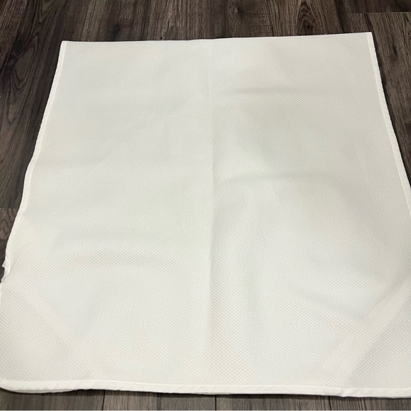 IKEA Lenast Waterproof Protector 38x75” Len x2 Fitted Sheets 38x61” - Picture 7 of 16